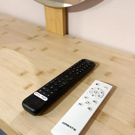 דירה Pink With Balcony - Self Check-in