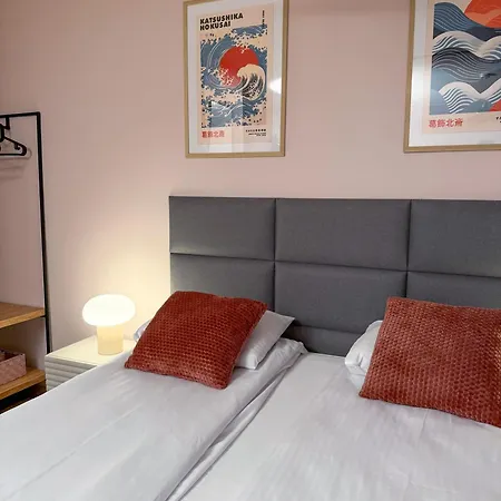 Pink With Balcony - Self Check-in Warsaw