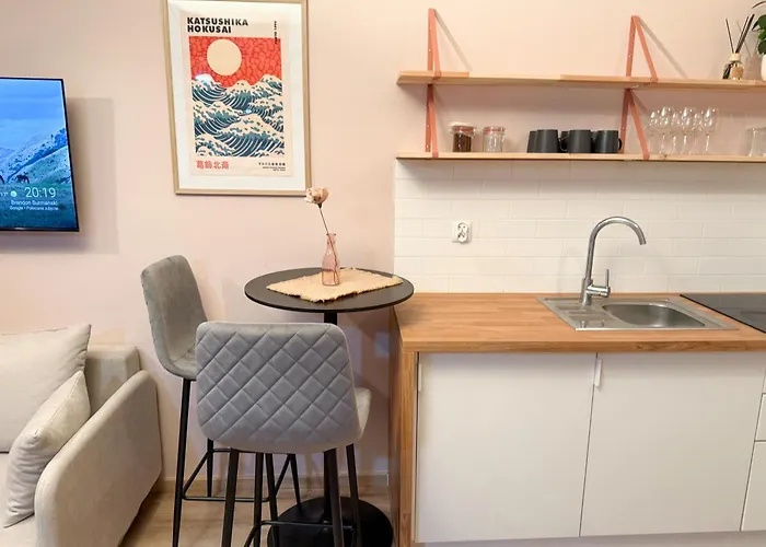 Pink With Balcony - Self Check-in