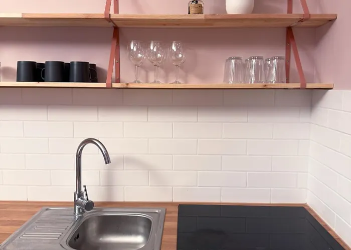 Apartment Pink With Balcony - Self Check-in