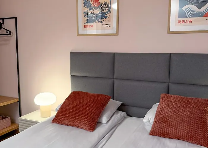 Pink With Balcony - Self Check-in وارسو