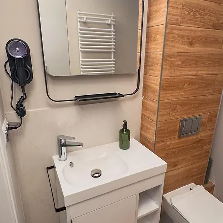 Pink With Balcony - Self Check-in * Varsavia