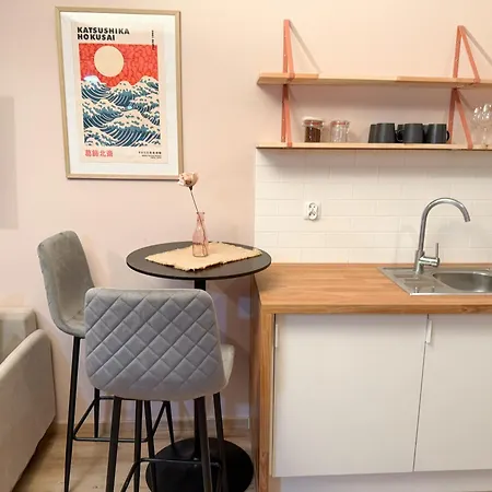 Pink With Balcony - Self Check-in